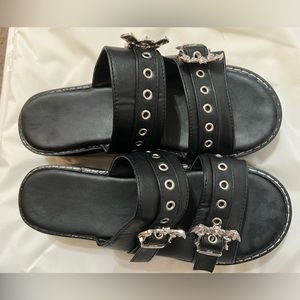 Bat 🦇 platform sandals